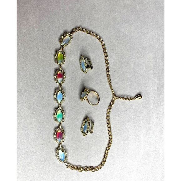 Sarah Coventry 3-PC Jewelry set, Gold tone, Vintage, Stamped - Picture 9 of 9